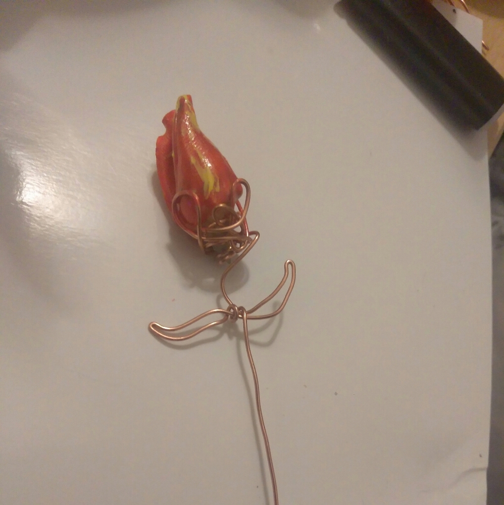 Seashell Rose Buds - Picture 3 of 3